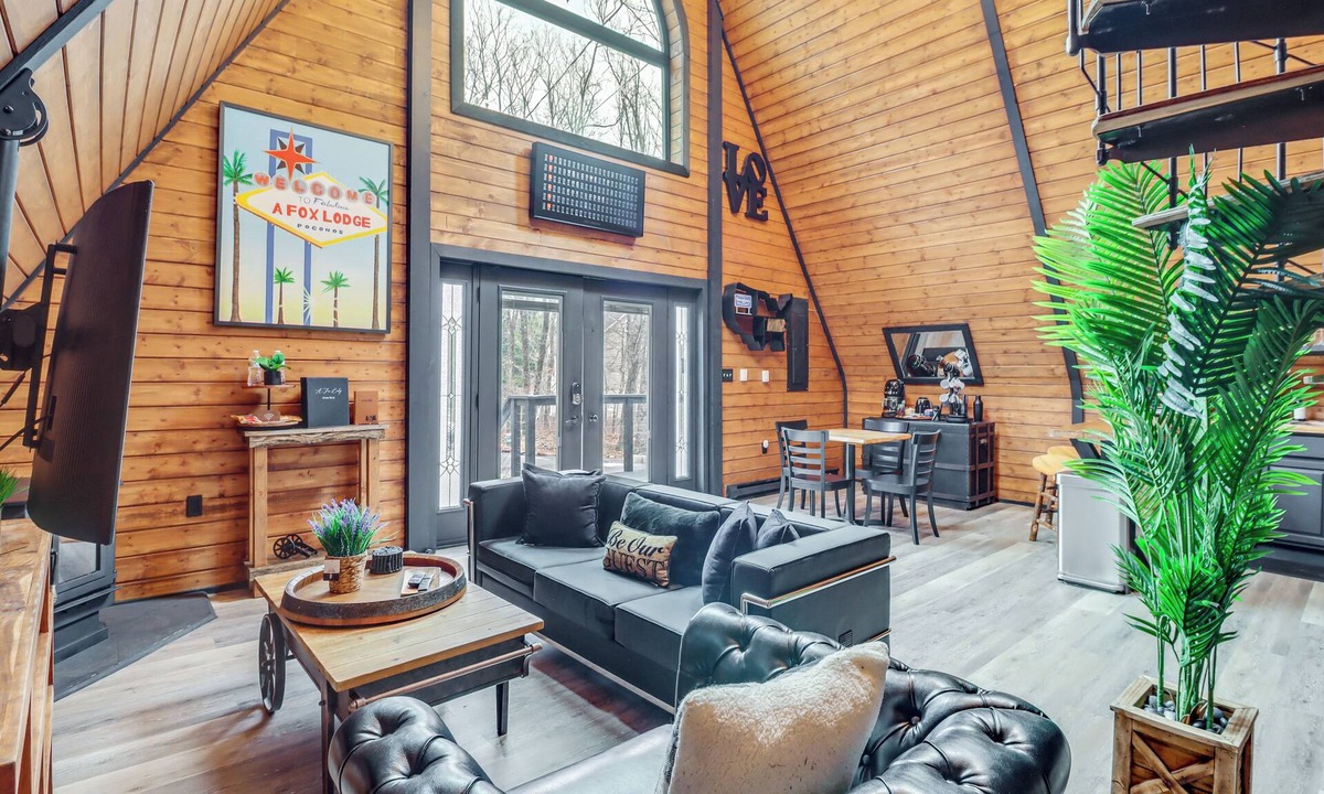 Mount Pocahontas Cabin | 9 Mi to Big Boulder Mtn: A-Frame Cabin w/Hot Tub