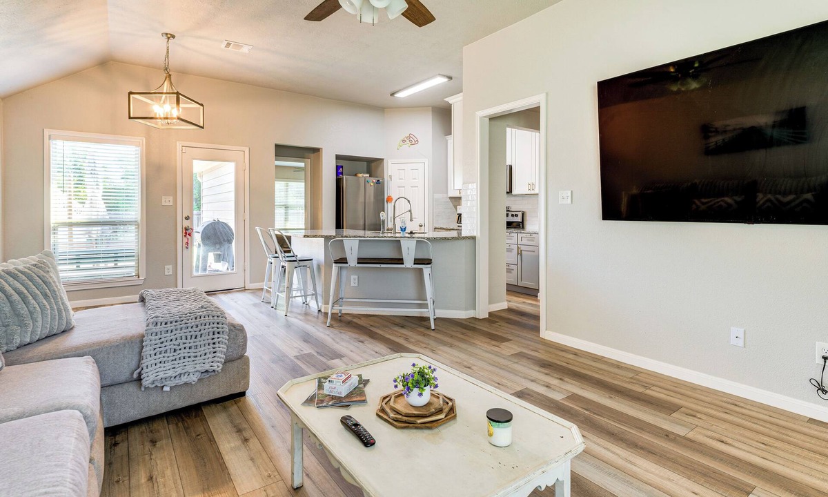 Bryan House | 9 Mi to College Station: Dog-Friendly Home w/Yard