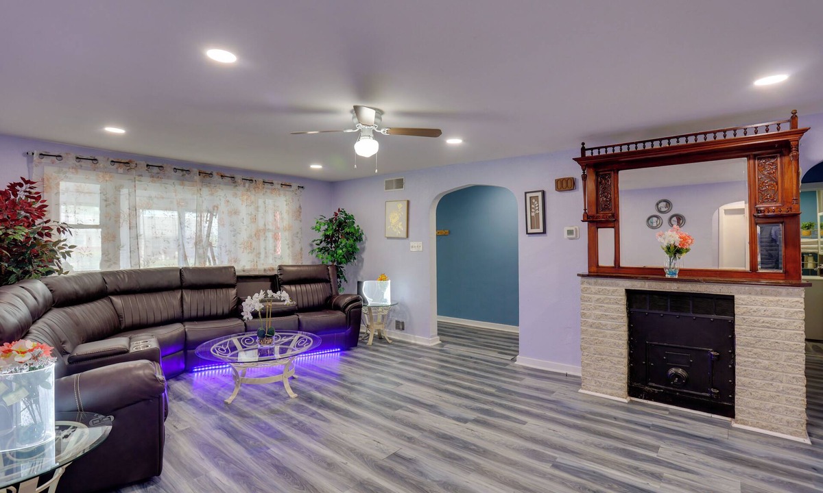 Harrisburg Apartment | 9 Mi to Hersheypark: Spacious Home w/Deck