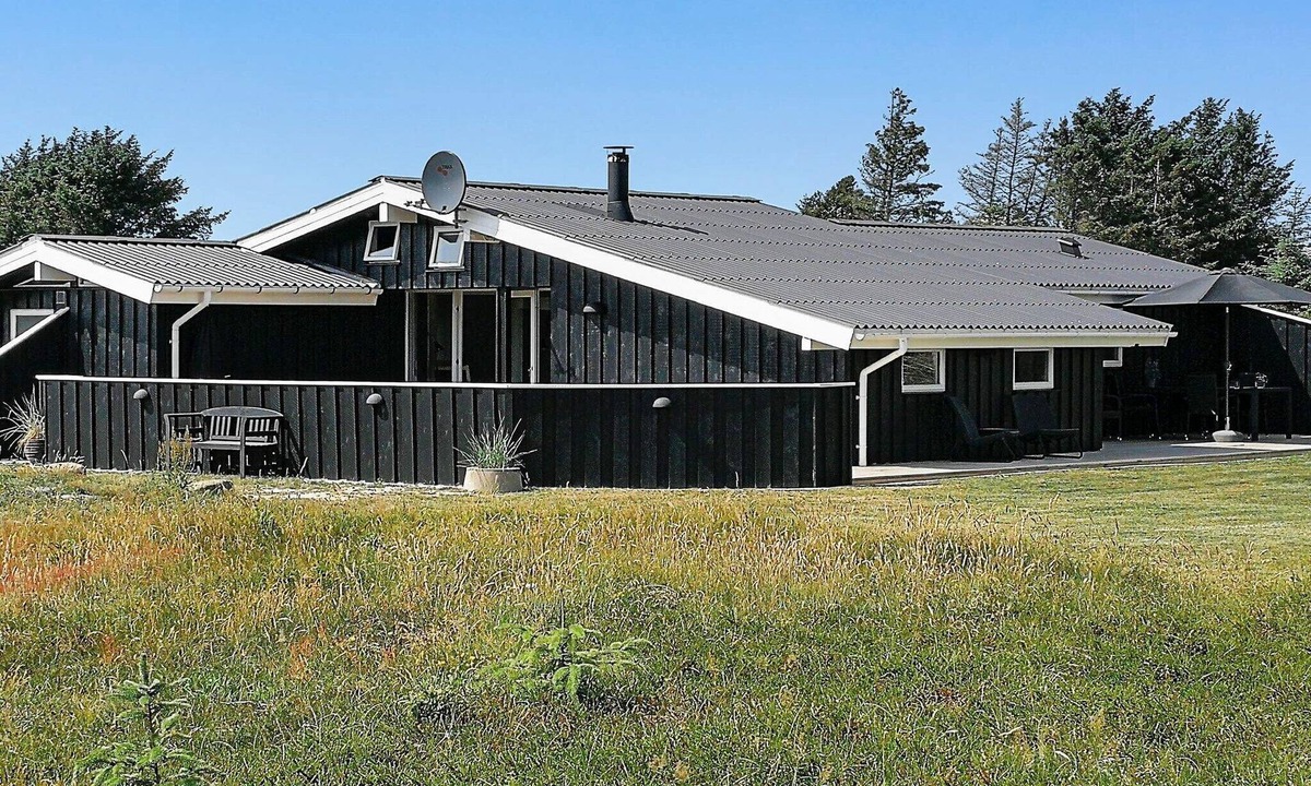 Grønhøj House | 9 person holiday home in Løkken-By Traum