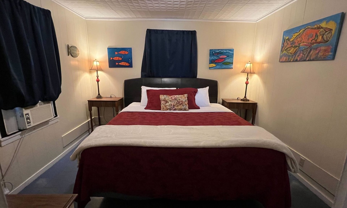 Kingsland Cottage | 9: Spring Break Tranquil Retreat, Fully Equipped Kitchen, Lake Access