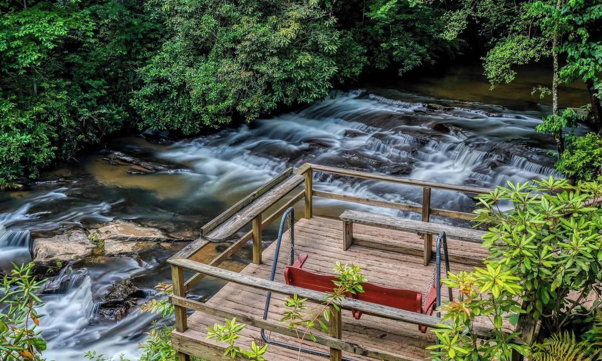 Wiley Apartment | #9 Waterfall Retreat-King/Full Suite-Fire Pit-Riverfront-Rockers- No Pets