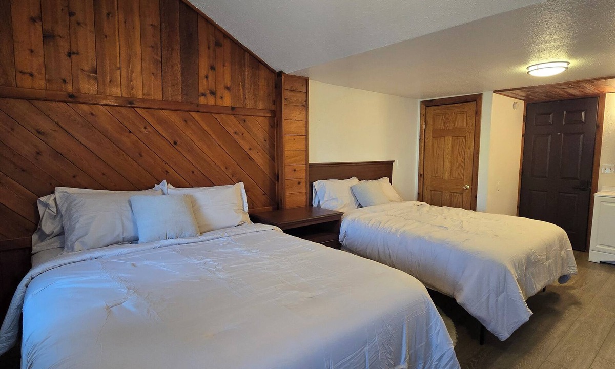 Boundary County Cabin | 90 acre ranch with lodging in Bonners Ferry