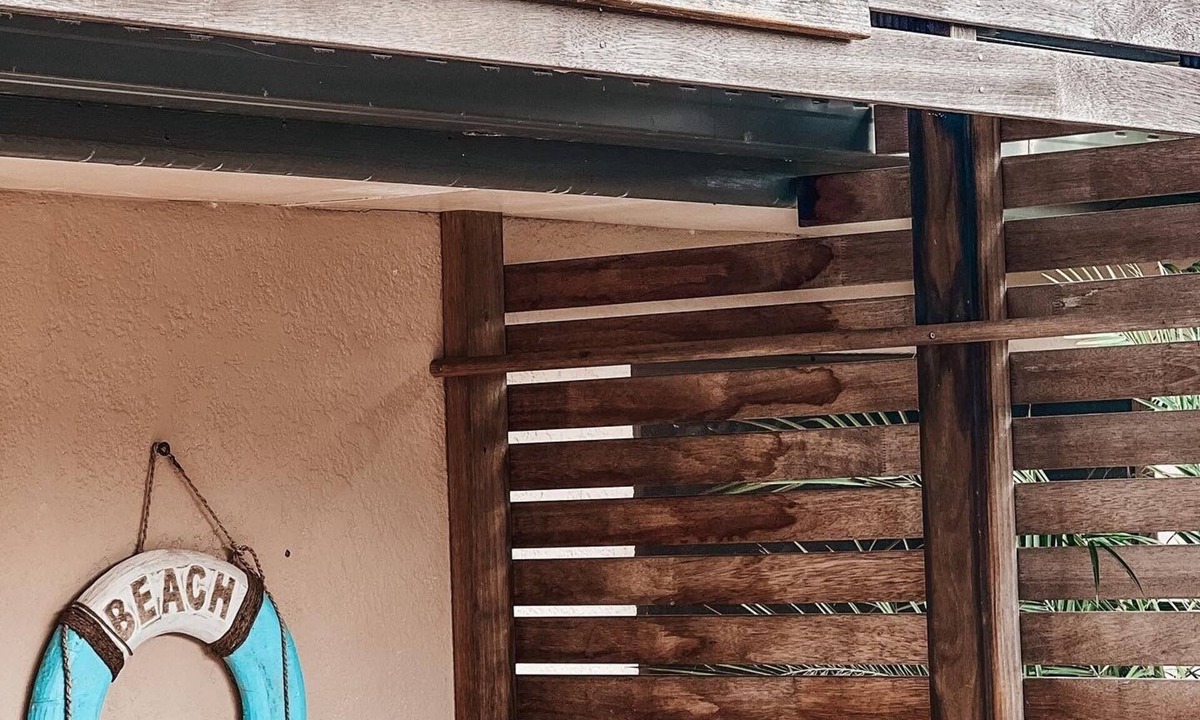 Boomerang Beach Villa | 90 Steps to the Beach!