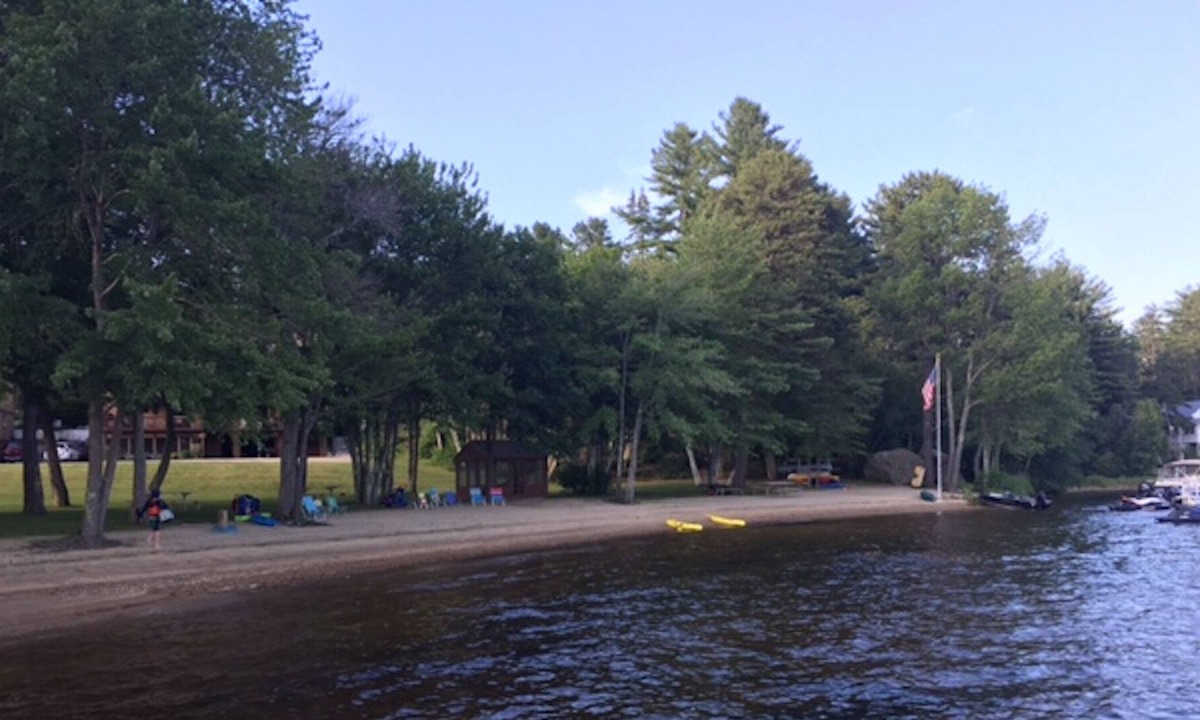 Freedom Condo | 900' lake frontage; Spacious 2 bedroom with loft