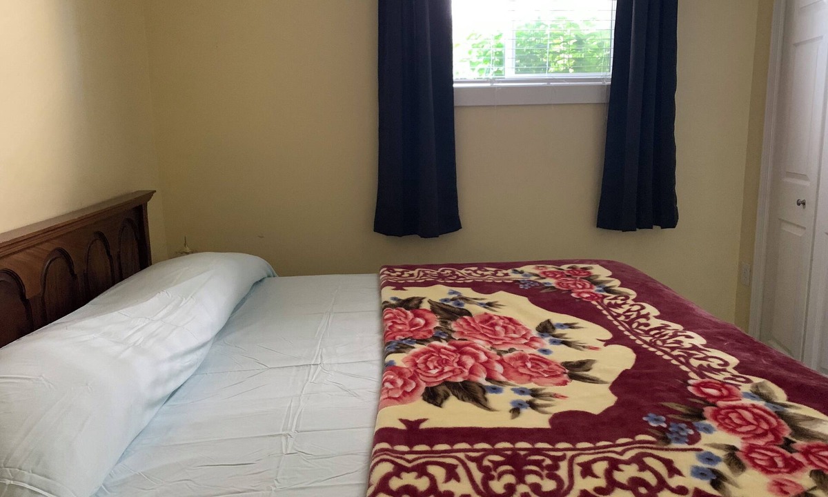 Hawkwood House | 900 Sqft walkout suite