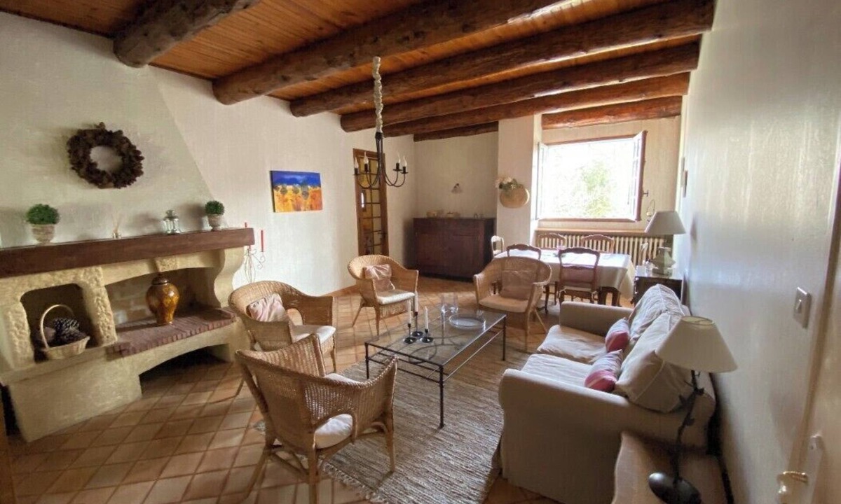 Ruoms Apartment | 90m2 duplex apartment with 2000m2 enclosed garden