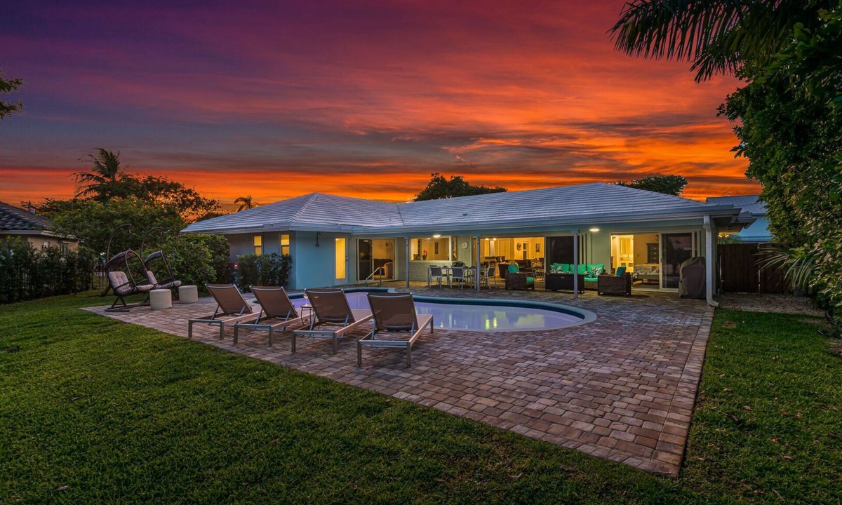 Tropic Isle House | 910 Managed By Brampton Park