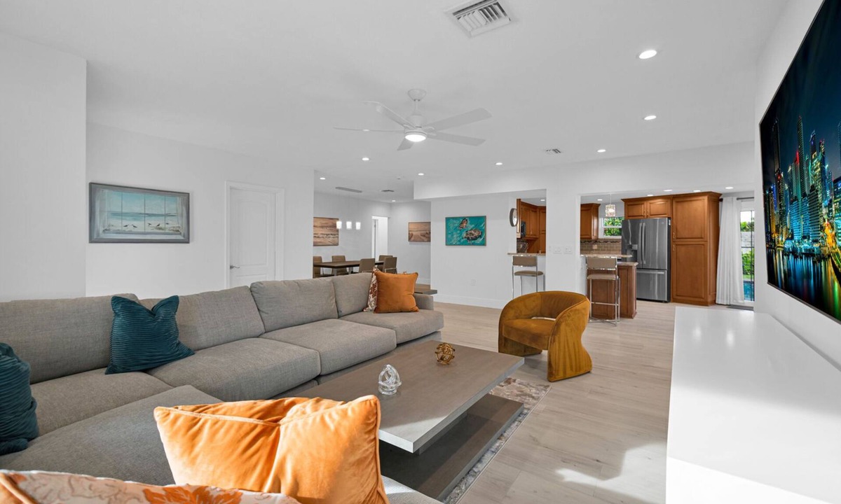 Lake Ida Shores House | 9172 Managed By Brampton Park