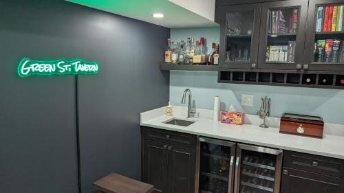 Medfield House | 94 Green St