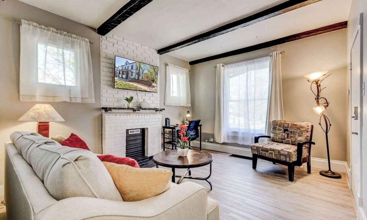 Cheesman Park Apartment | 94 Walk Score | Capitol Hill Denver | New King Bed