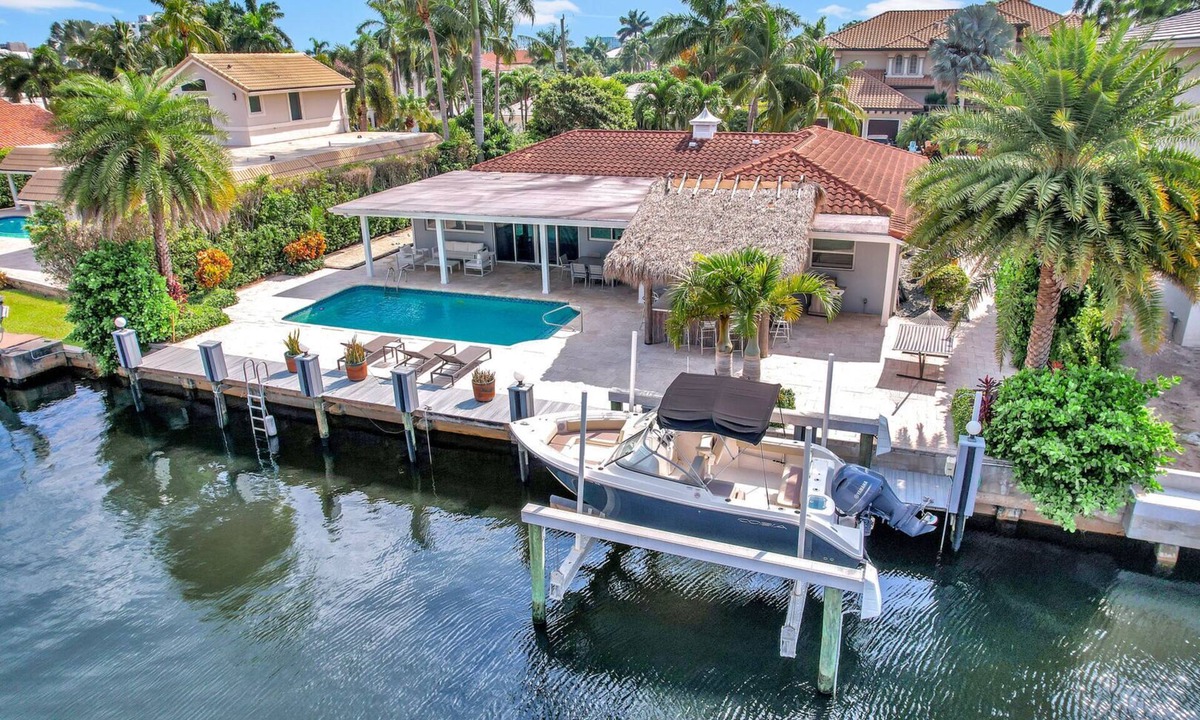 Tropic Isle House | 943 Managed by Brampton Park
