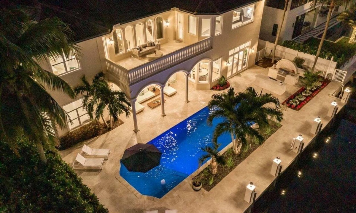 Tropic Isle House | 953 Managed by Brampton Park