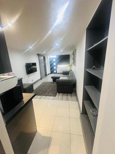 Newbridge Apartment | 96 Glasgow road