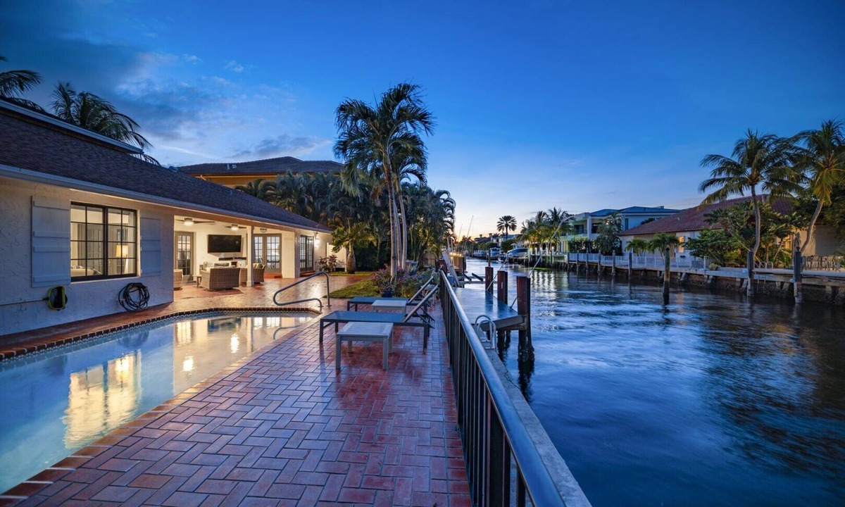 Tropic Isle House | 967 Managed by Brampton Park