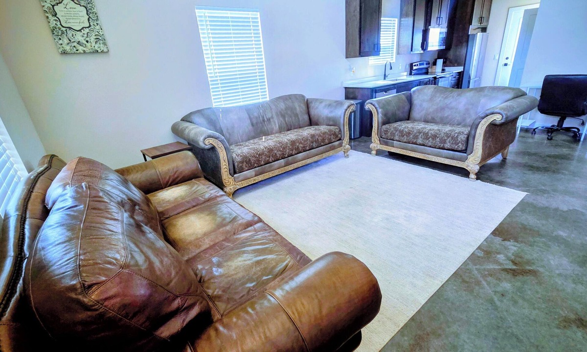 Paris House | 99 per Night.Kimberly-Clark is 1 mile way. 664