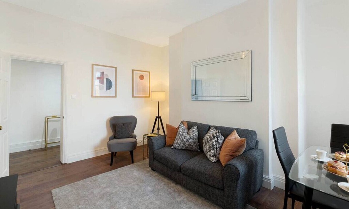 Redcliffe Apartment | 9MM · Luxury Chelsea Flat