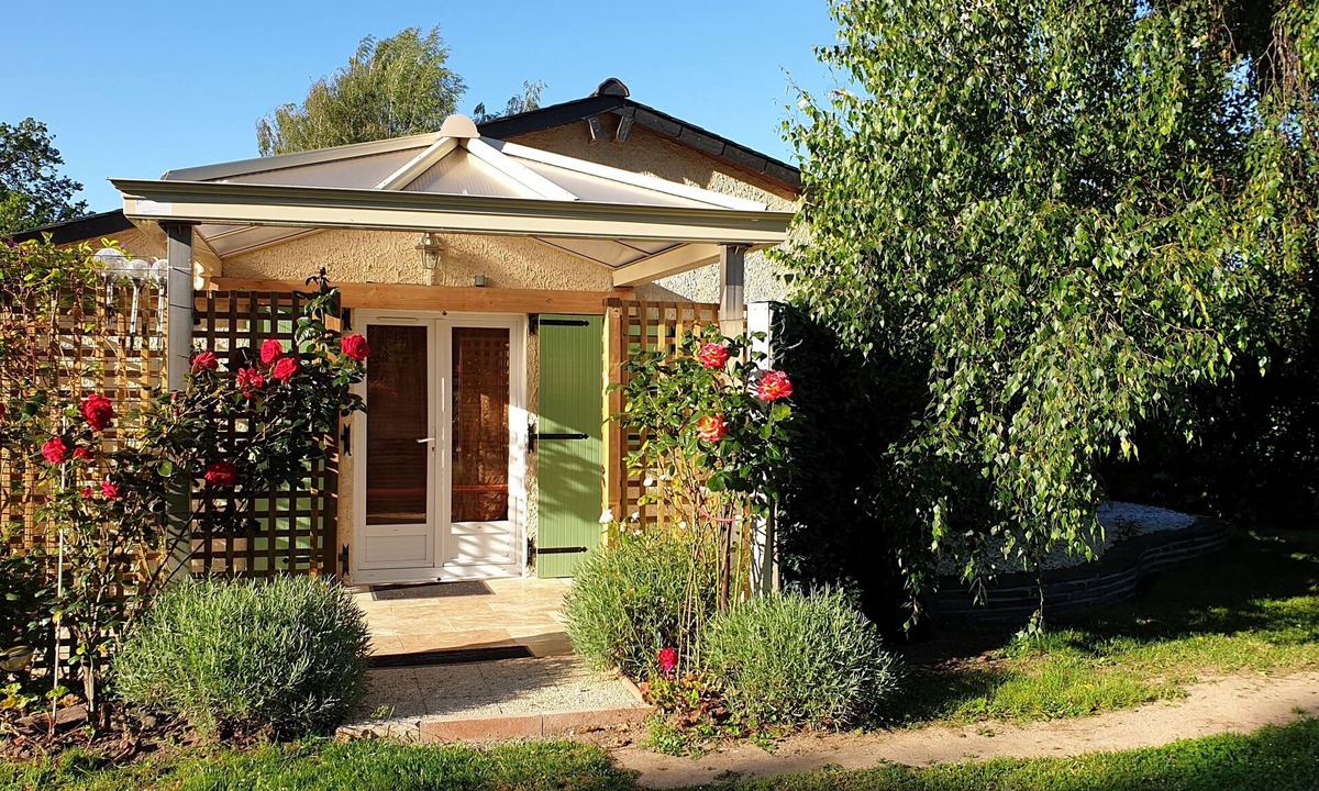 Loire-Authion House | A 10 kms d'ANGERS small independant house 2 persons quiet countryside