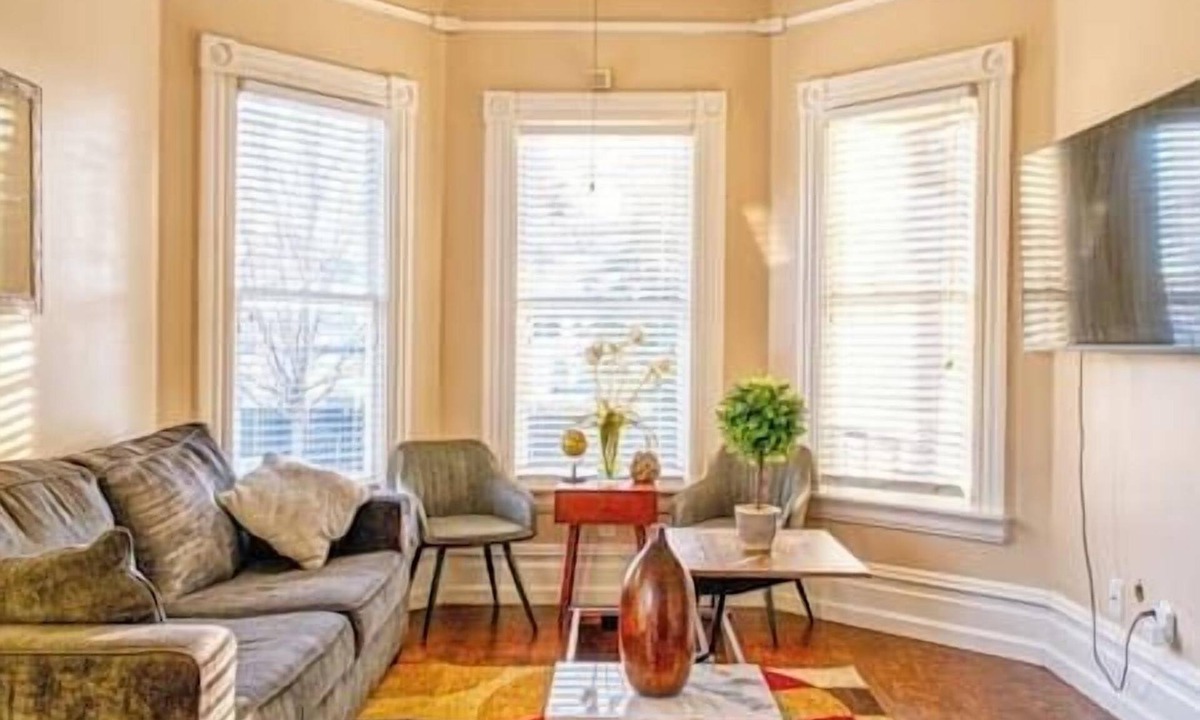 North Oak Park House | A+ 2BR Vic Walk to UC Davis & Shriners Med Center