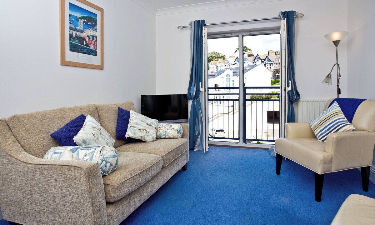 Brixham Apartment | A 4-Star luxury apartment situated over three floors.