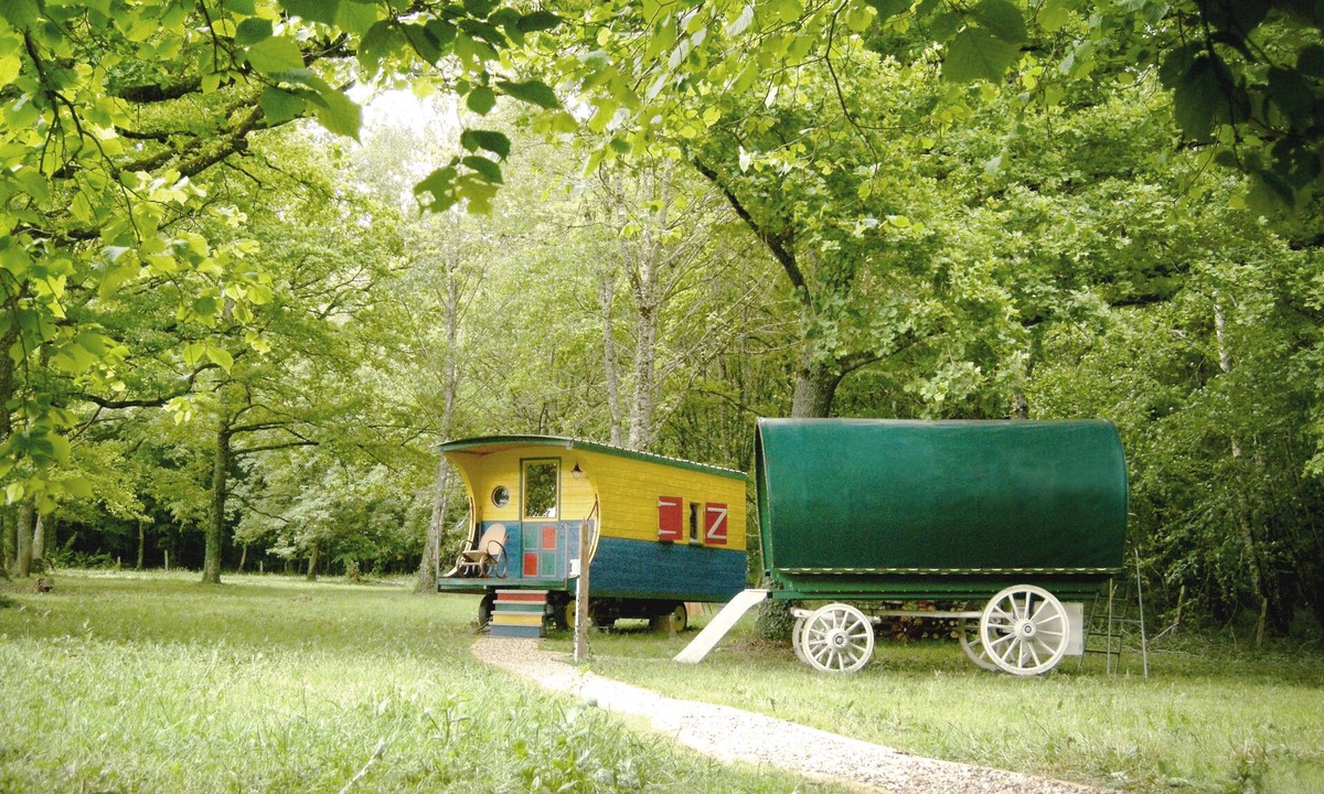 Donzy House | A 4-trailer camp