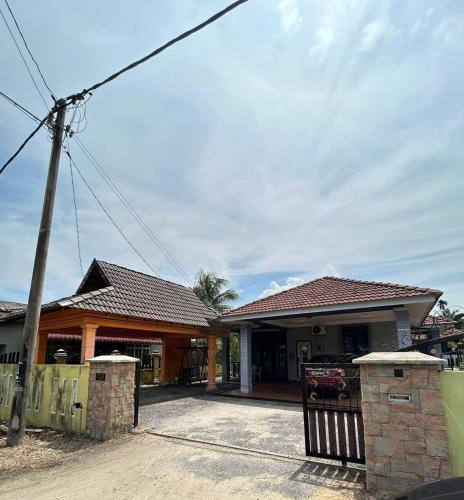 Kampung Gong Pauh House | A&a Homestay