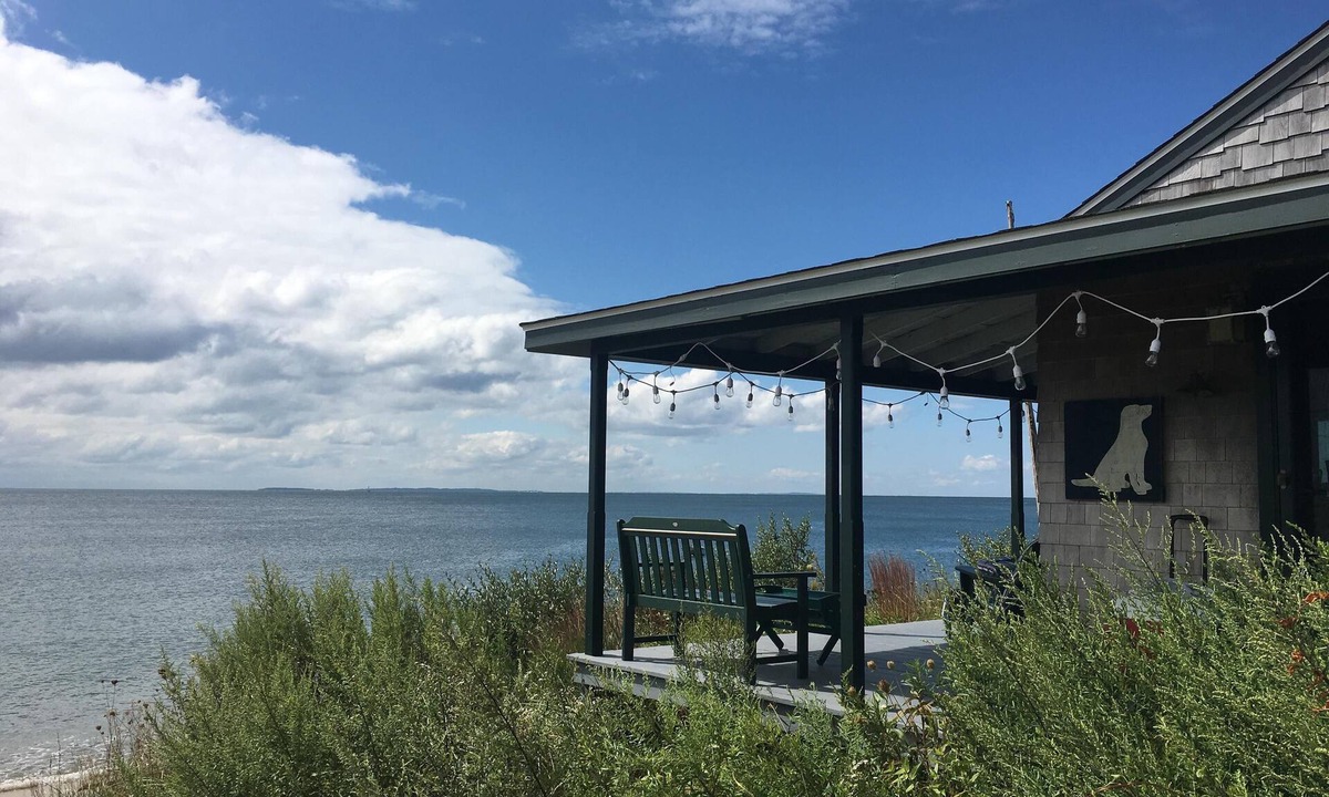 Waterford Cottage | A beach cottage gem.