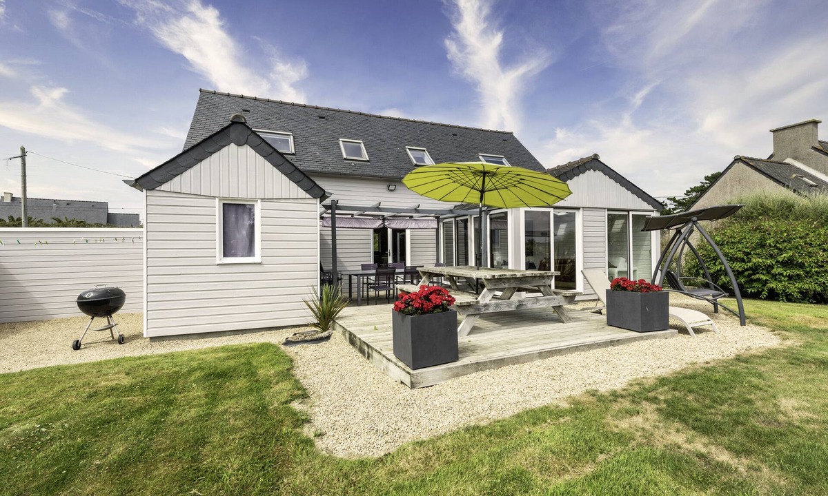 Cleder House | A beachfront cottage