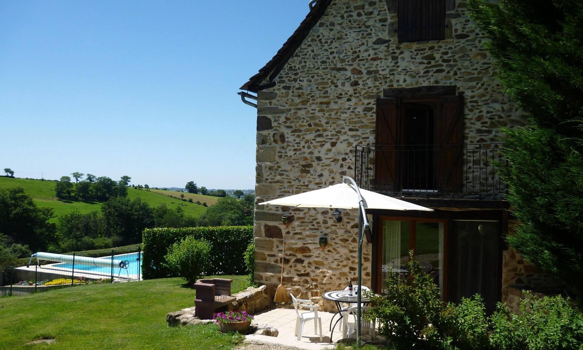 Anglars-Saint-Felix Cottage | A beautiful character cottage with a private pool