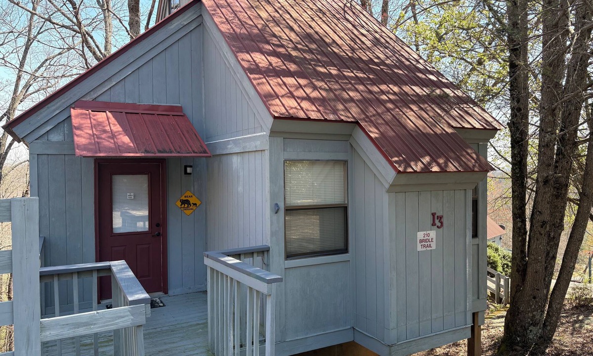 Cleveland Ski Chalet | A beautiful resort only a few miles from Historic Alpine Helen.