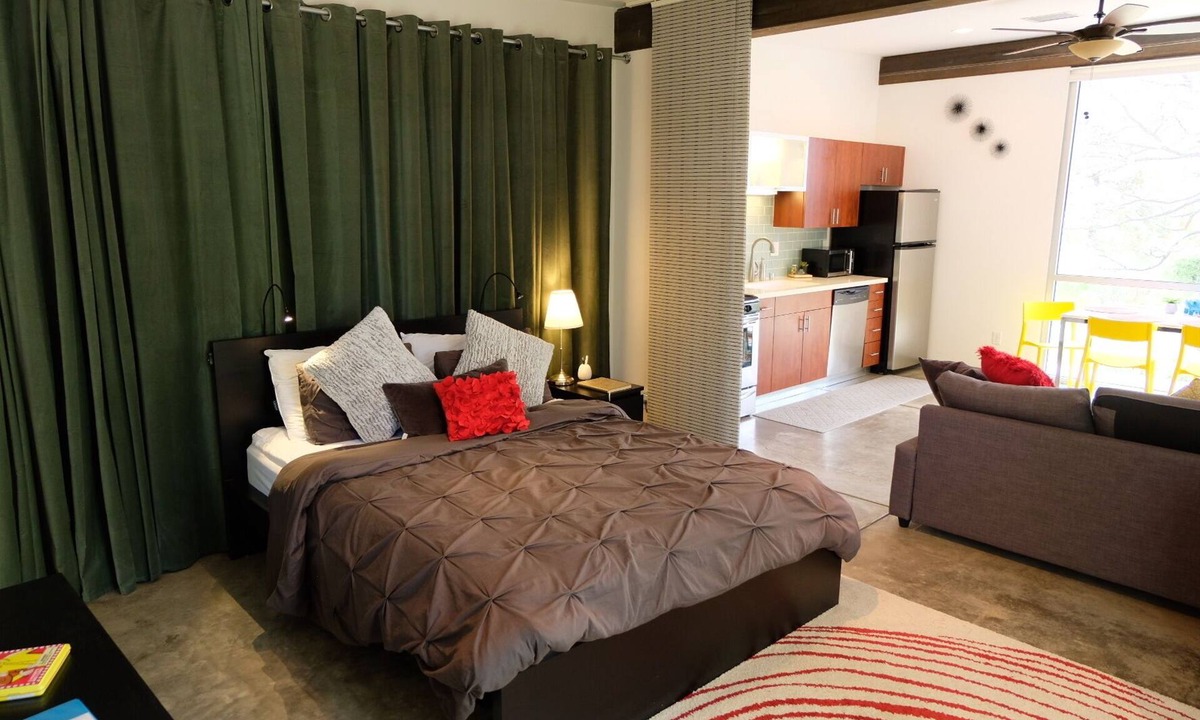Santa Fe House | A beautiful warm contemporary guest house.