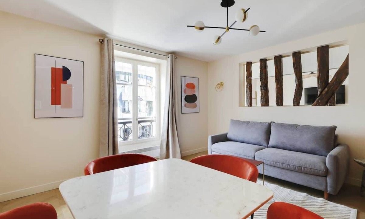 Quartier Saint-Georges Apartment | A Bright 1-BR/1BA in Saint-Lazare