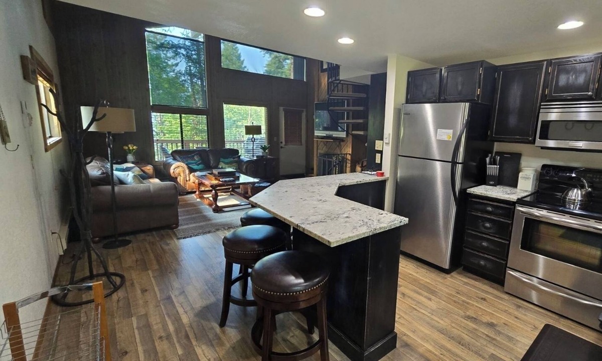 Whitefish Condo | A/C 2brm + loft with queen