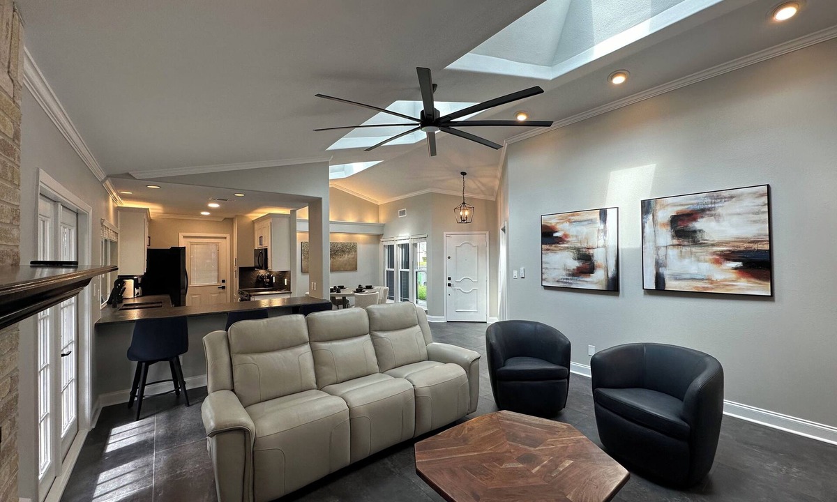 Victoria House | A&C WATERFORD COTTAGE # 1