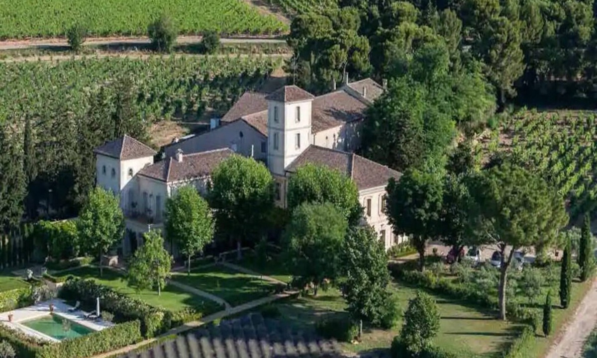 Sorgues Other | A castle just for you