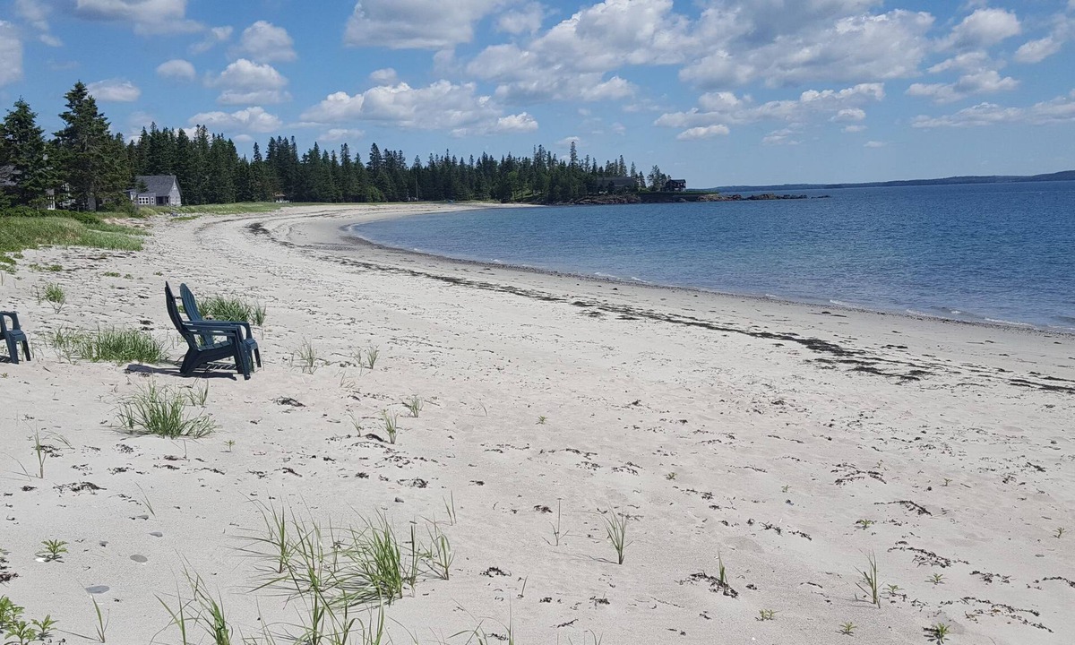 Jonesport Cottage | A Charming Beachfront Cottage