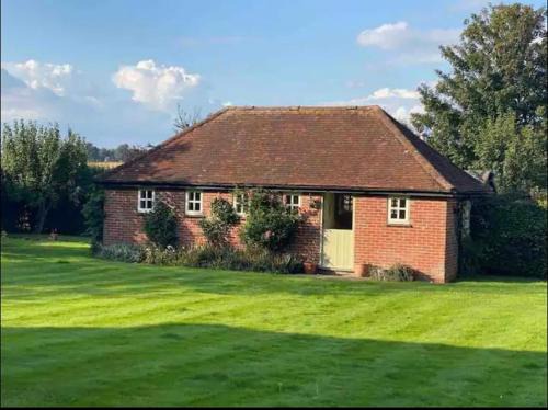 Hungerford House | A charming cottage in a beautiful setting.