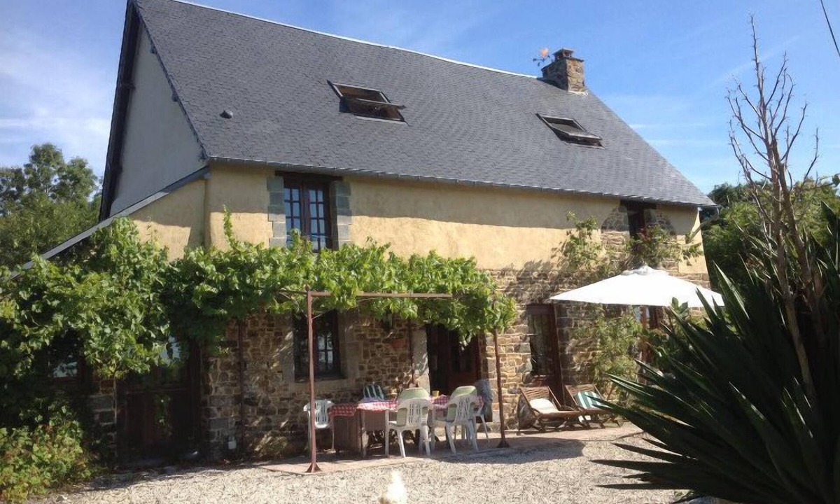 Saint-Denis-le-Gast House | A charming, traditional cottage in Normandy