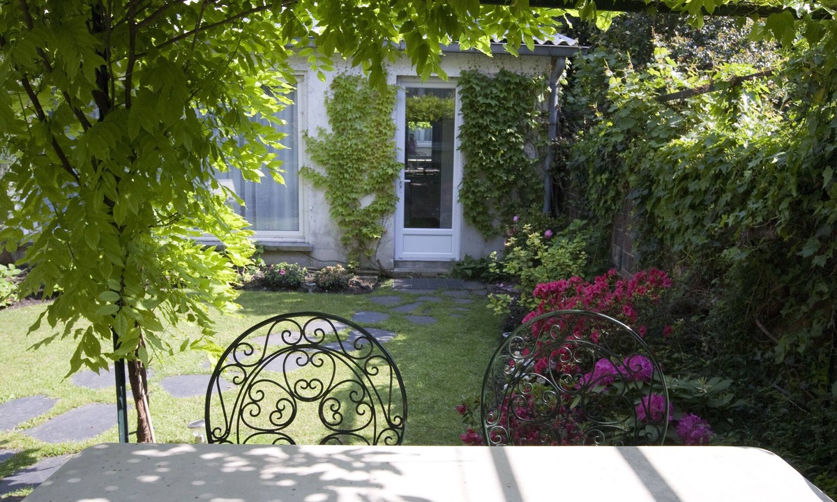 Malakoff House | A charming guest house in a garden 500m from Paris