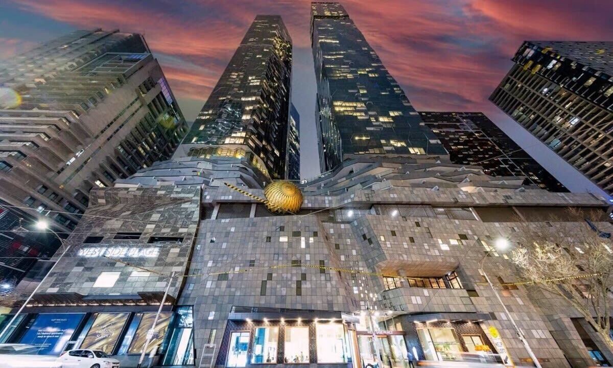 Melbourne Central Business District Apartment | A Chic 2BR Apt With Panoramic Views, Free Parking