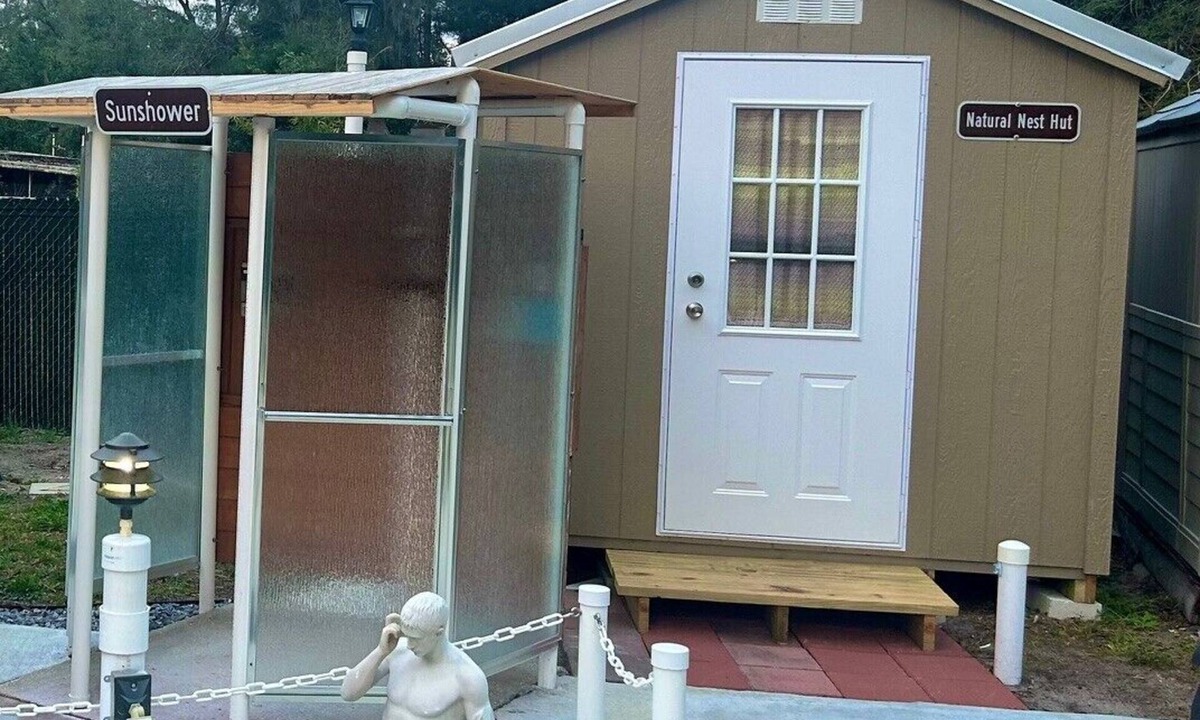 Fellowship Cabin | A Clothing Optional Hut WEC 5 miles away H
