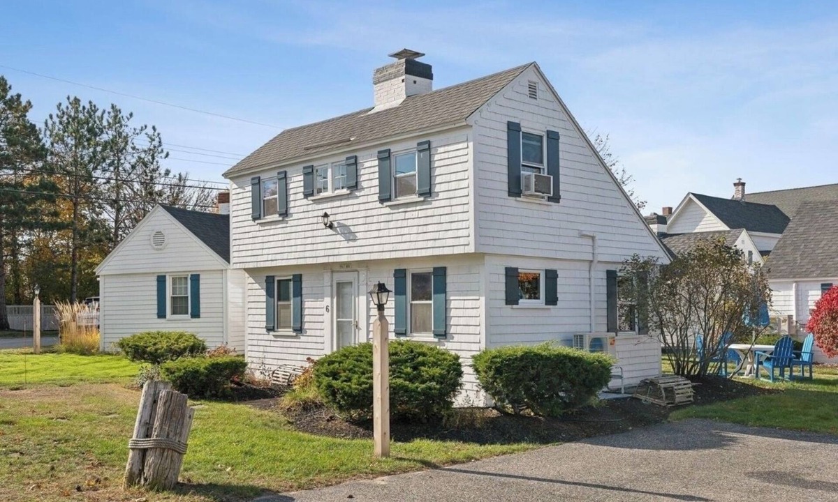 Pine Point Cottage | A coastal cottage steps from Pine Point Beach!