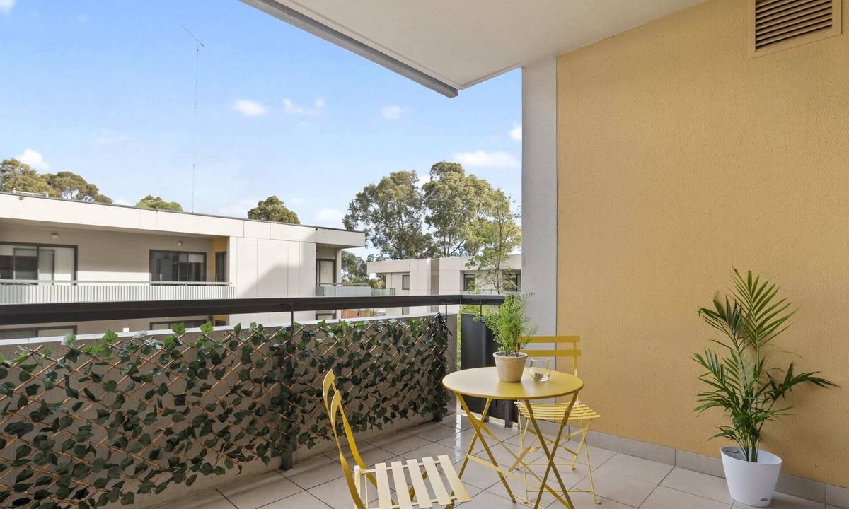 Kensington Apartment | A Comfy & Cozy 2BR Apt Near Flemington Races