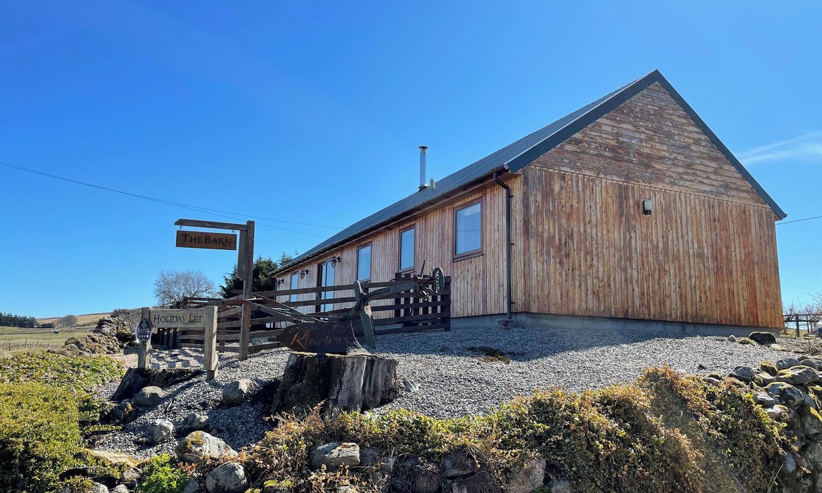Lairg Cottage | A converted barn ideally situated for exploring the fabulous Highlands.