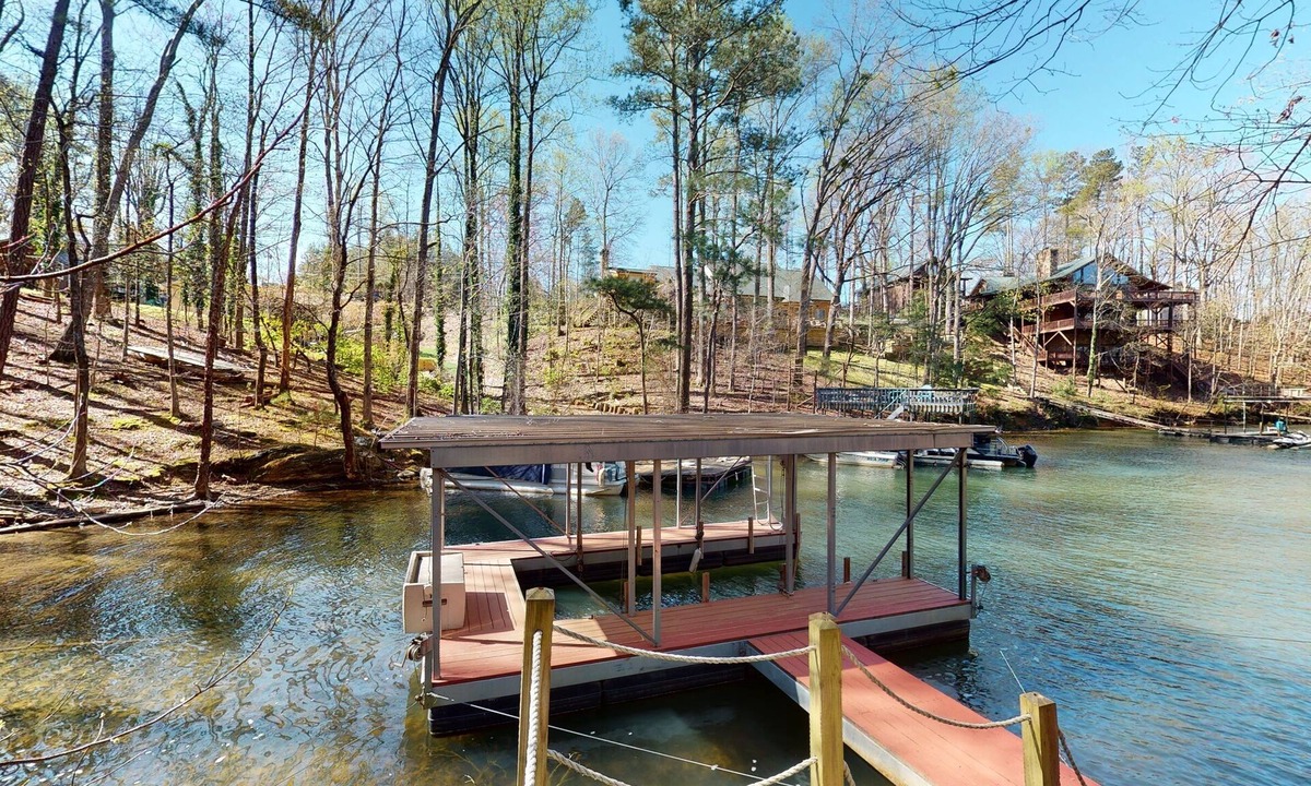 Gainesville House | A Cool Change Too, on Lake Lanier with a dock