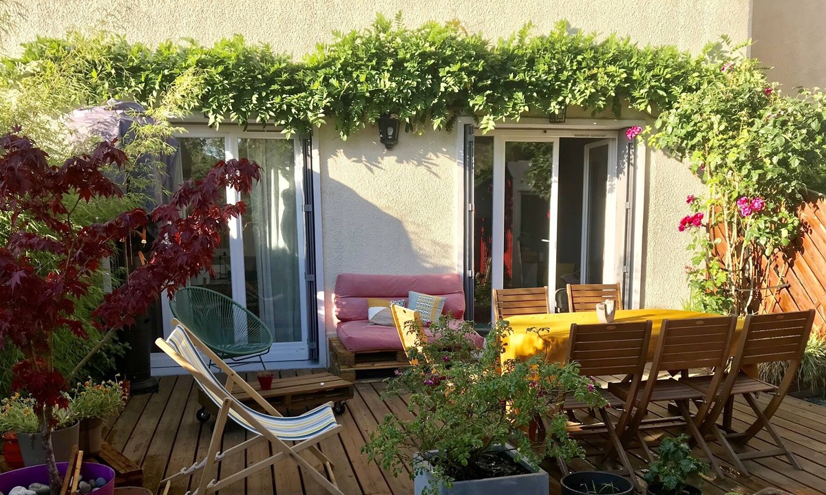 Orsay House | A corner of greenery near Paris