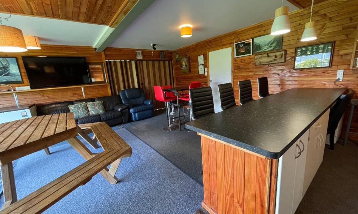 Te Kaha House | A Corner Spacious Holiday House