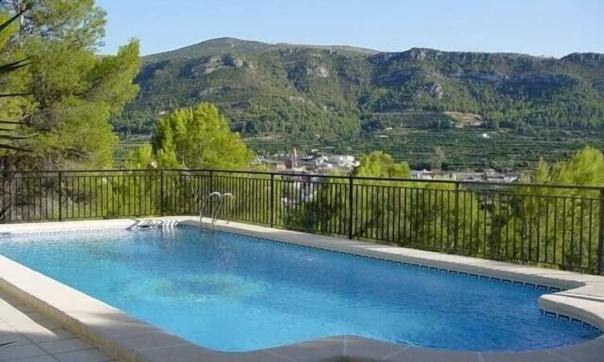 Almisera Villa | A country villa in the beautiful88 Albaida Valley.