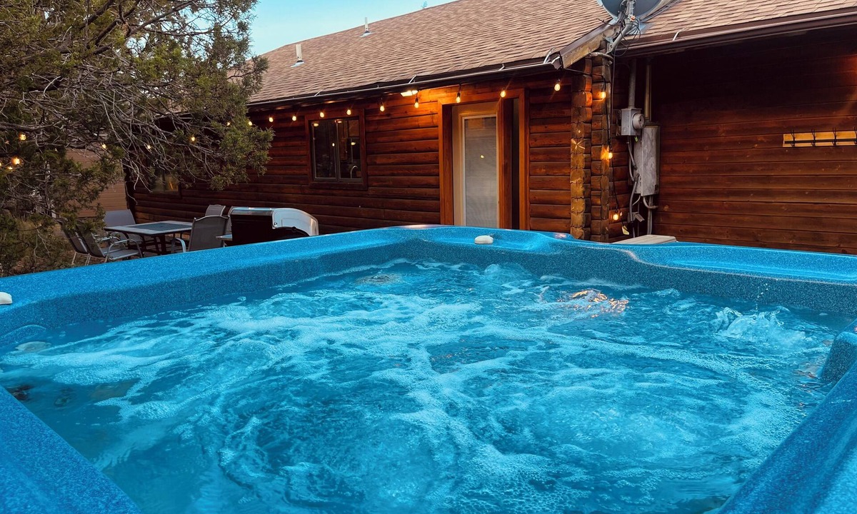 Zuzax Cabin | "A Cozy Cabin Escape in Tijeras"+Hot Tub+Pet Friendly!