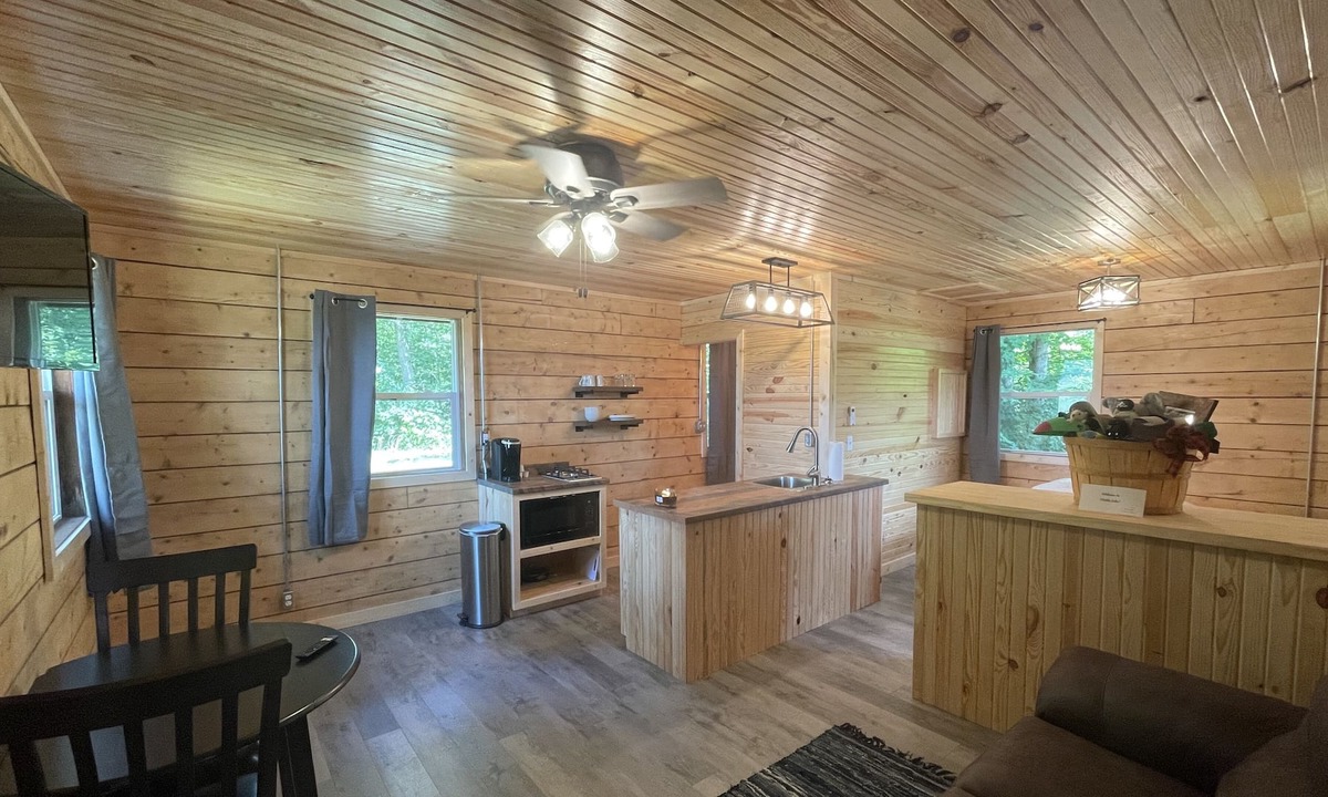 Patterson Cabin | A cozy cabin with hot tub